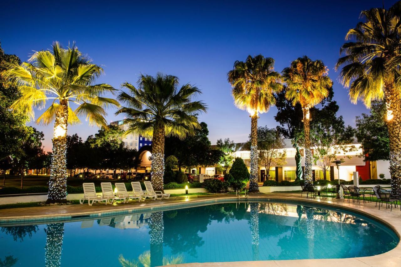 Fiesta Inn San Luis Potosi Glorieta Juarez Buitenkant foto