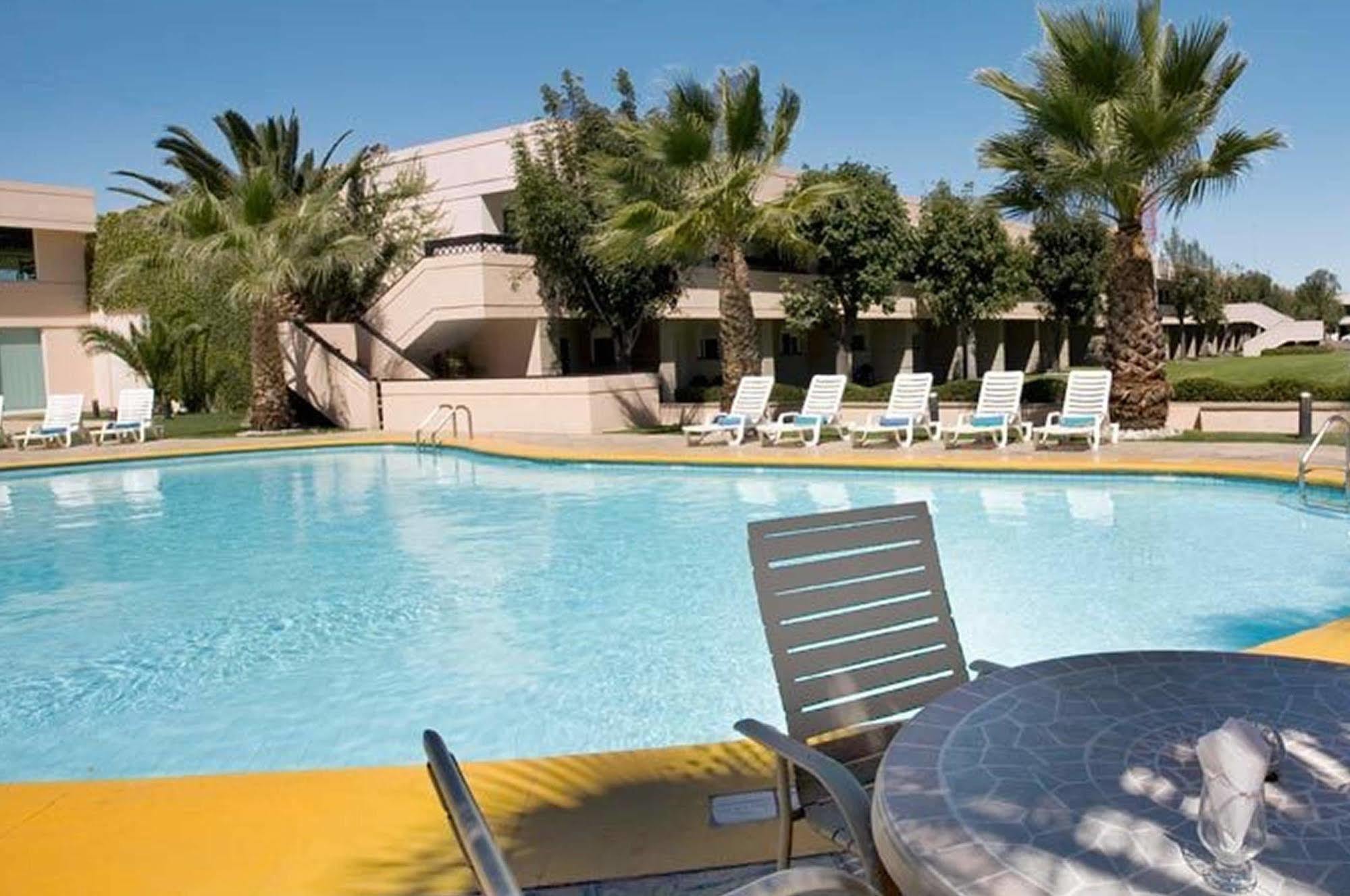 Fiesta Inn San Luis Potosi Glorieta Juarez Buitenkant foto