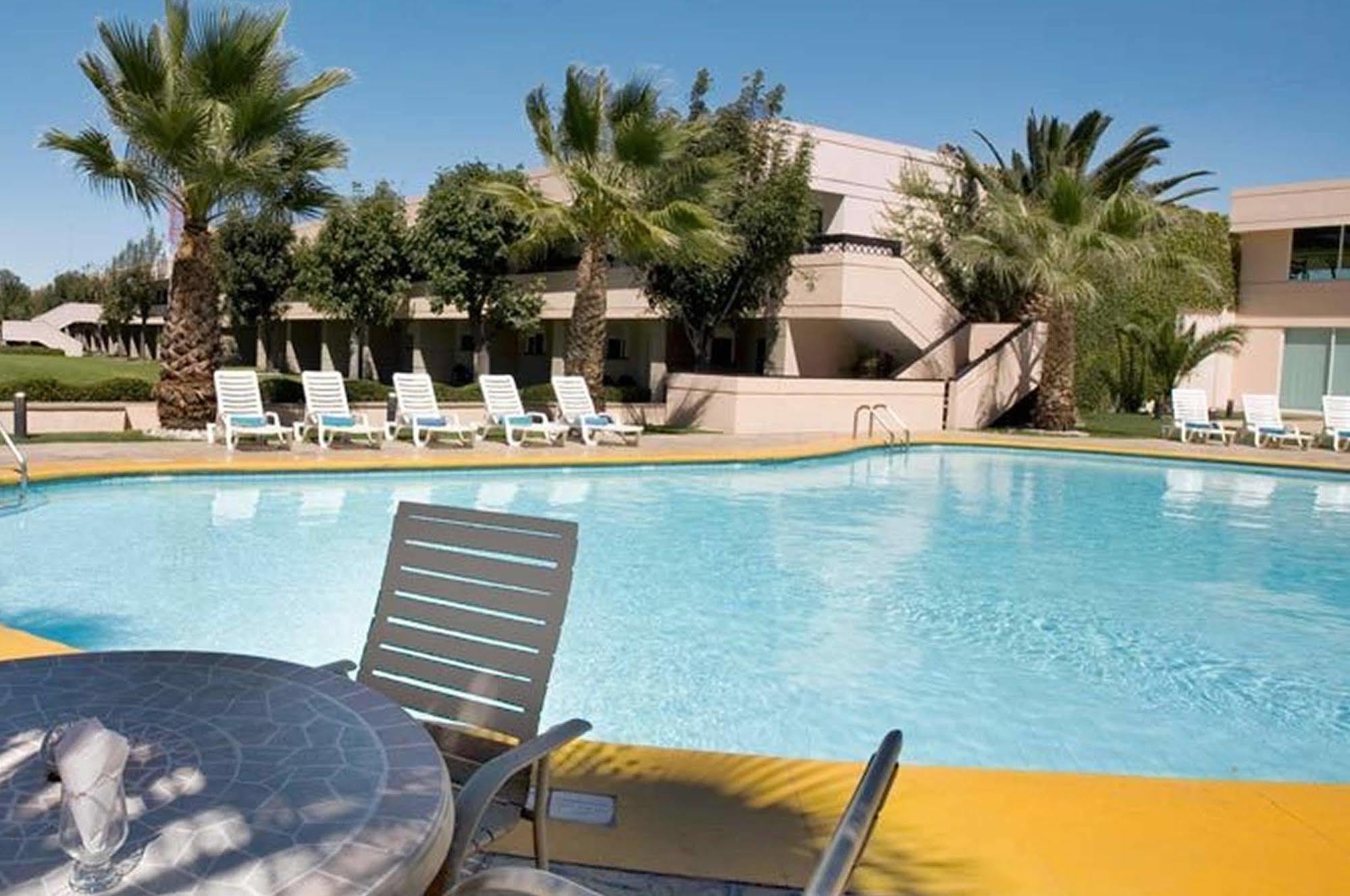 Fiesta Inn San Luis Potosi Glorieta Juarez Buitenkant foto